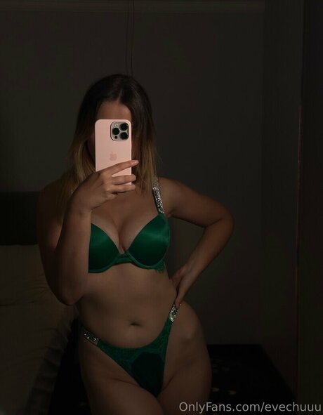 Ewazuzanna nude pornstar pic