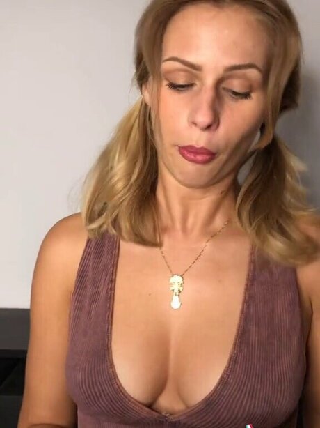 Carolina Peukmann star beautiful photo