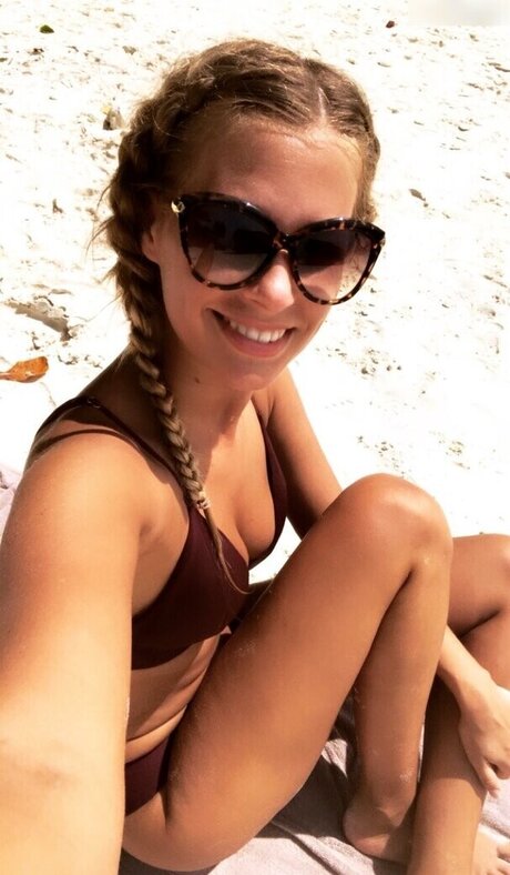 sex girls onlyfans naked image