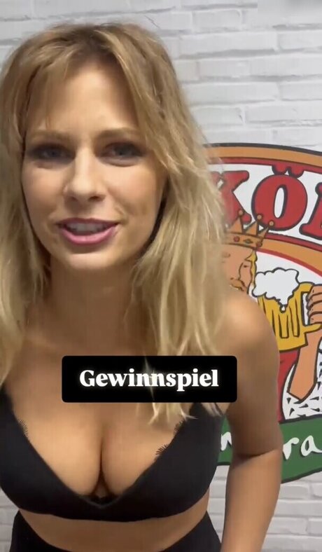 Carolina Peukmann nude model pic