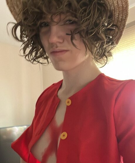 eviedotgym nude pornstar pic