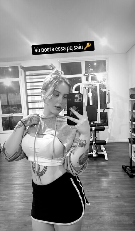 Leticia Motta star porn photo