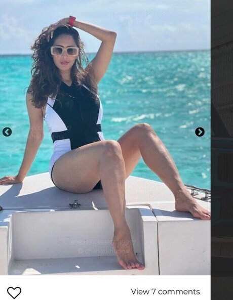 Chahatt Khanna star top photo