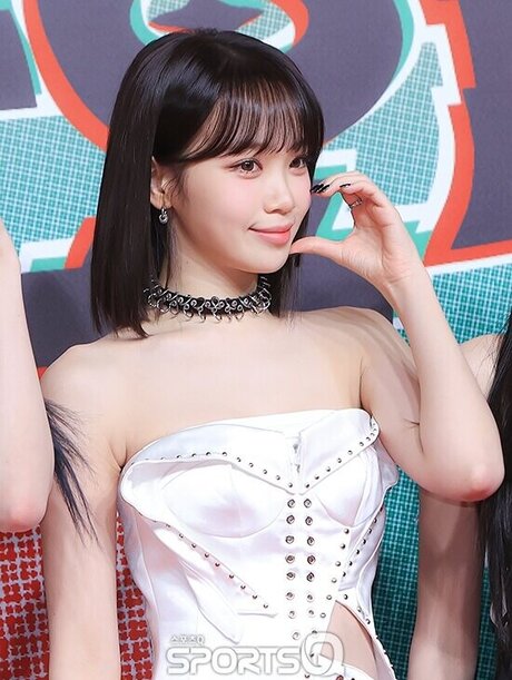 Kim Chaewon porn model img