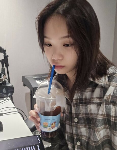 Kim Chaewon star nudes image