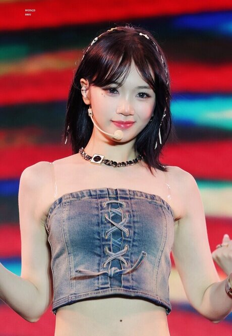 Kim Chaewon nudes model images