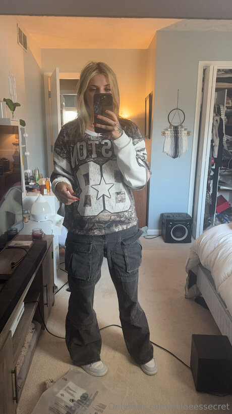 chloeessecret pornstar nudes image