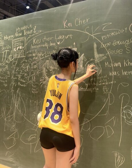 Yumi Aika sexy actress archive