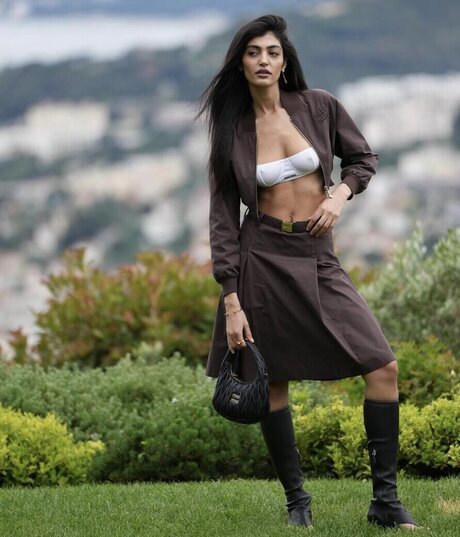 Soulin Omar beautiful model image