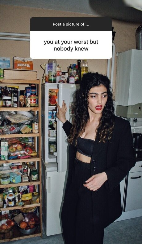 Soulin Omar nice actress photos