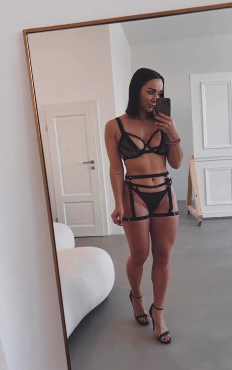 mademoiselle michele nude model galleries