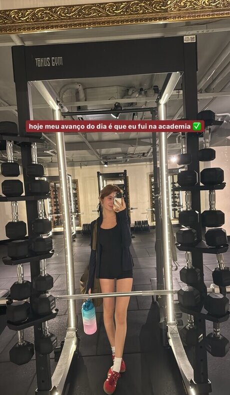 Liv Resenhas free star pic