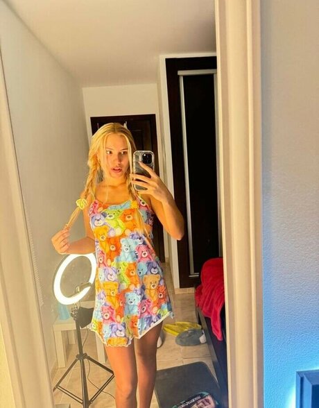 solo feet onlyfans naked img