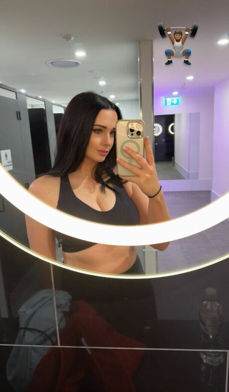 Eleanorsaur sexy actress picture