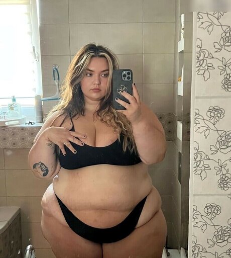 Geparrke model nude pictures