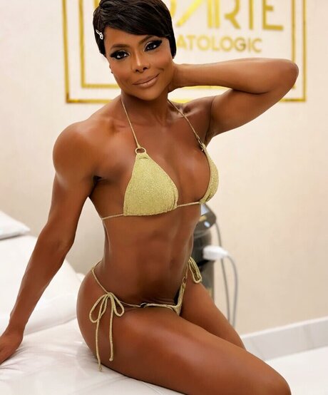 Adriana Bombom hot star photos