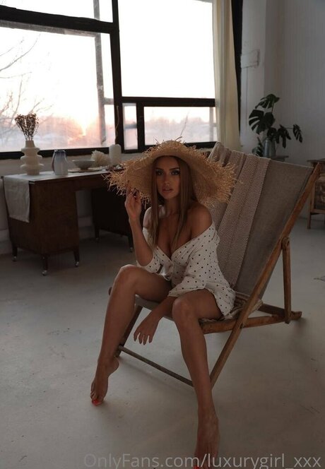 Luxury Girl sexy model pictures