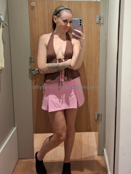 Adorablegains porn actress photo