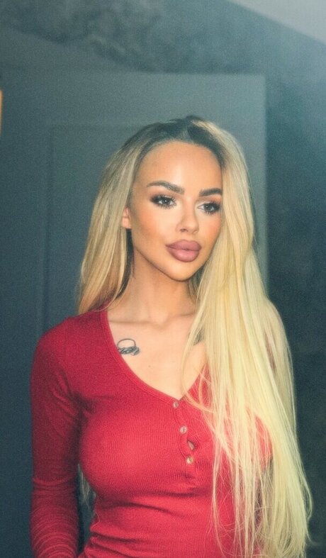 Suzanitta hot pornstar photos