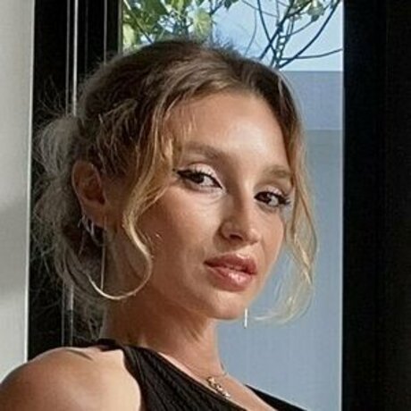 Alla Mephistopheles model free photos