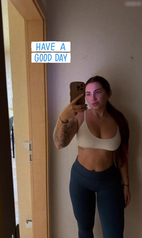 nina buettner fit pornographic model photo