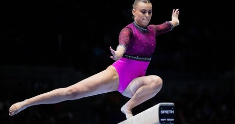 lesbian kissing onlyfans sex image