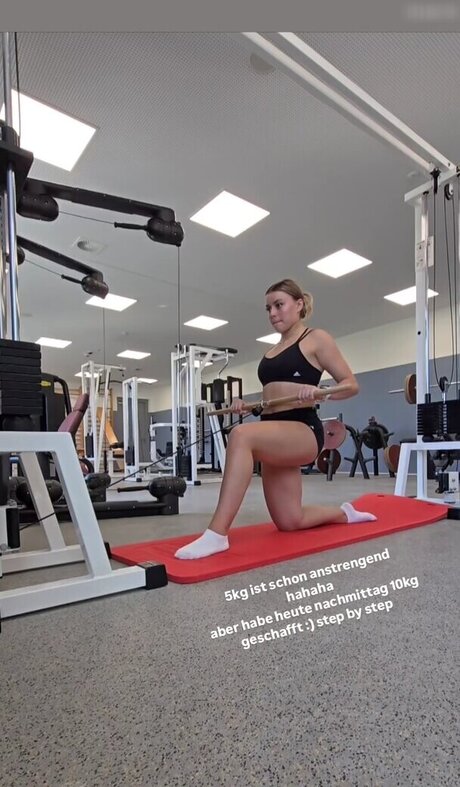 big tits brunette onlyfans porn pics