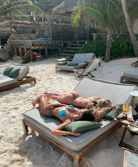 Cjsimon1 star sex photo