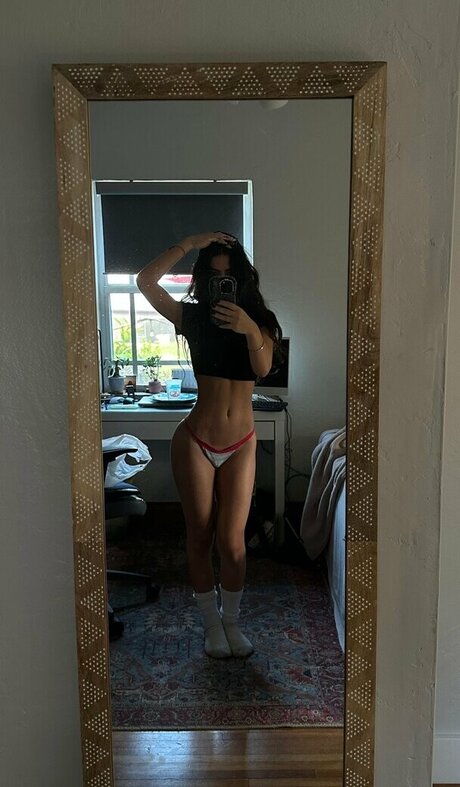 Cecilishtar model porn picture