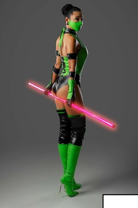 Mortal Kombat Erotic Cosplay naked model photo