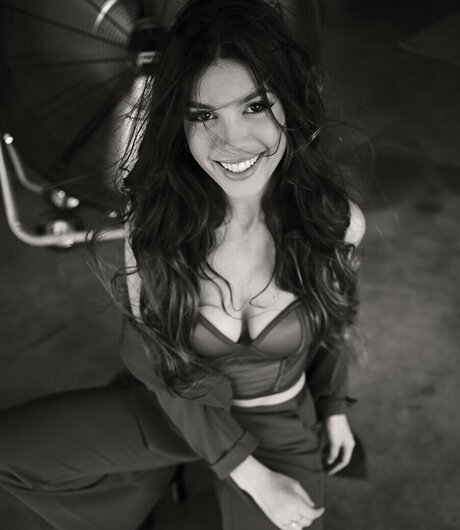 Florina Qosaj star erotic galleries