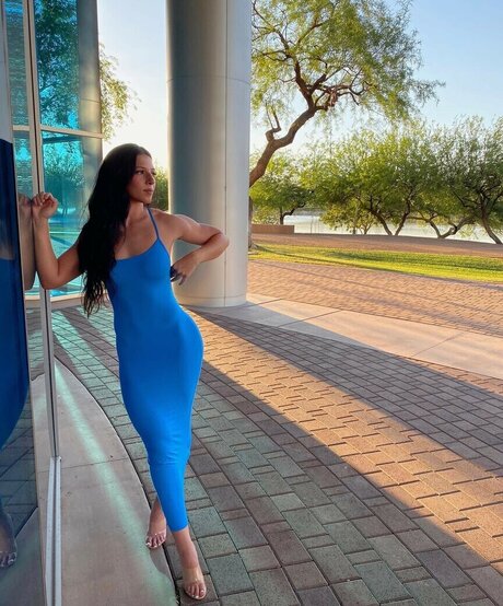 Allison Royalty hot pornstar img