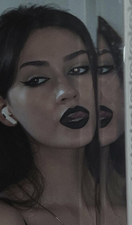 Itsmalic3 model art gallery