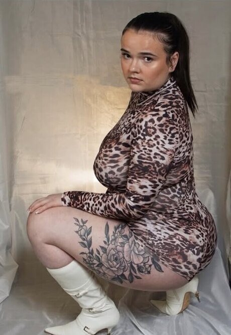 Katieexo134 star xxx photo