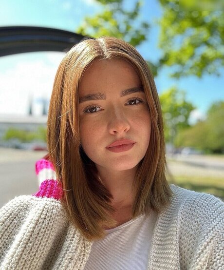 Julia Schulze model nude images