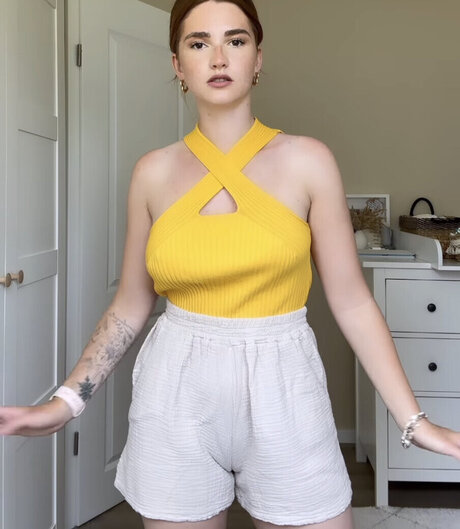 Julia Schulze pretty model photos