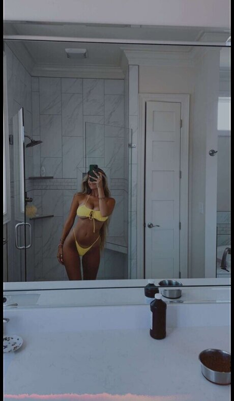 skinny shemale onlyfans pretty pic