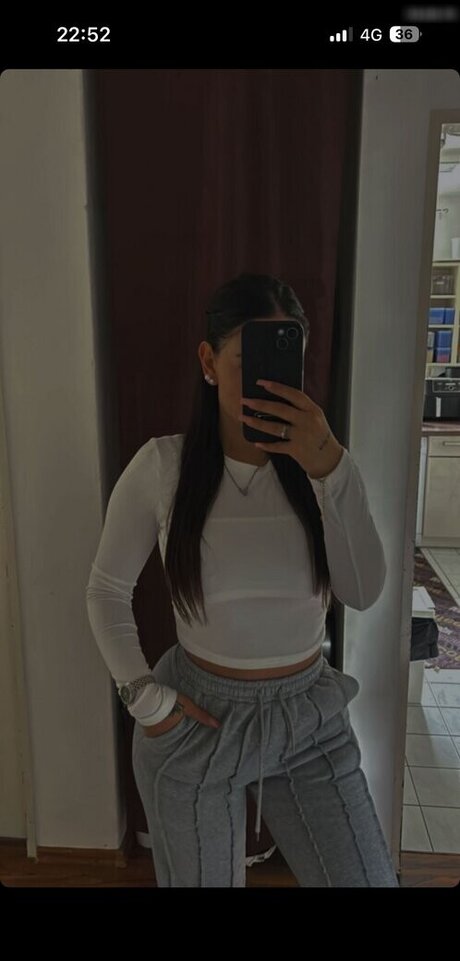 selinkitmir free pornstar photo