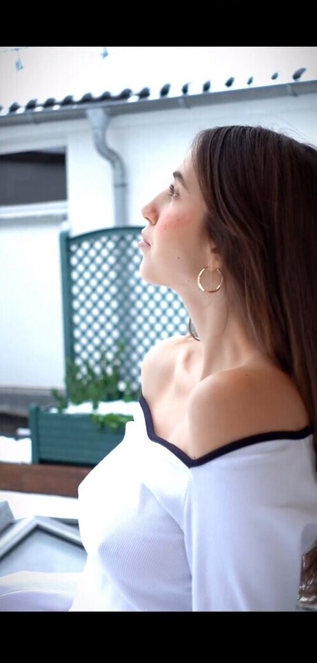 Yonca star exclusive pic