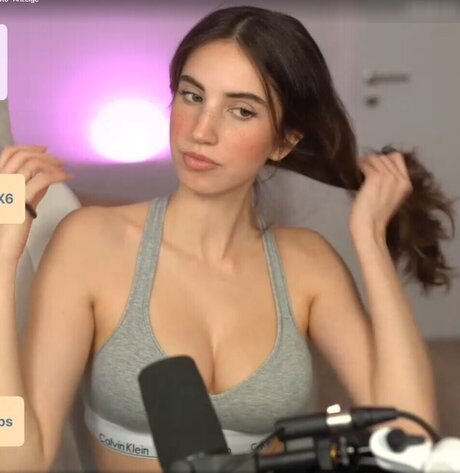 curvy muscle onlyfans hot sexy photo