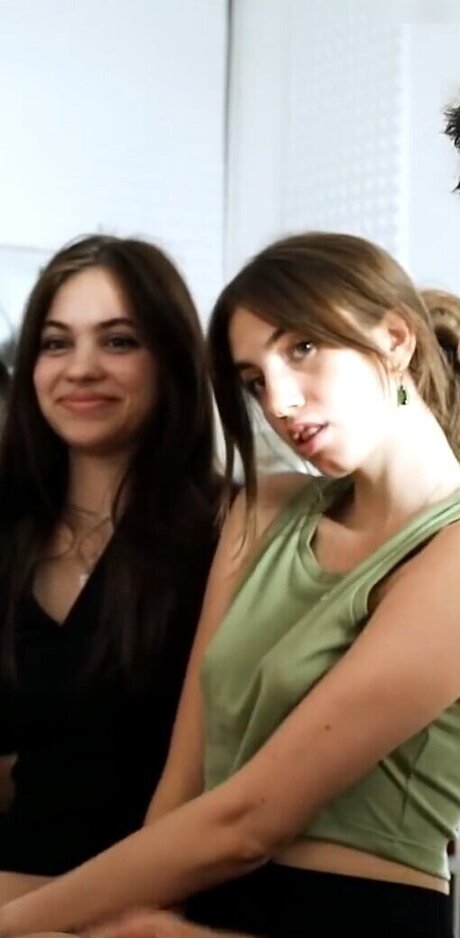 Yonca model high quality pic