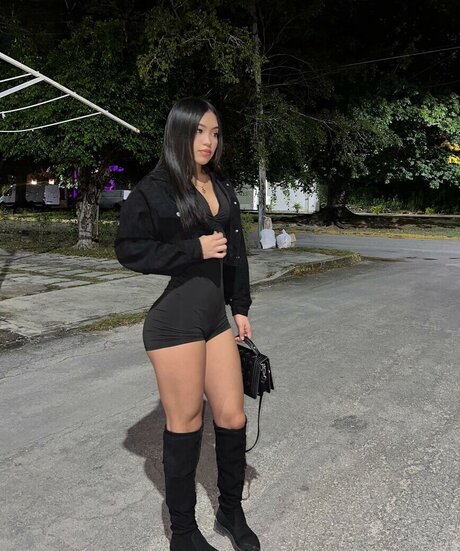 yolllbae model sex pics