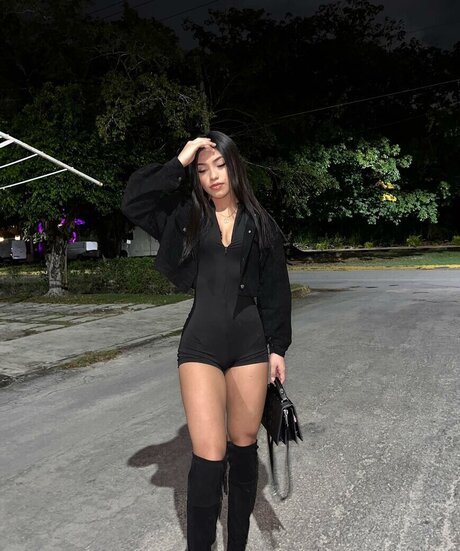 yolllbae nudes pornstar gallery