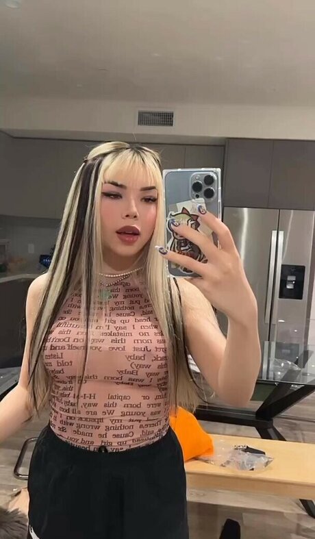 eggtardy sex model picture