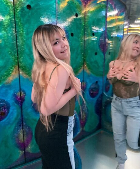 eggtardy erotic model gallery