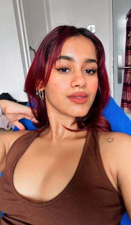 senoritasara erotic actress pics