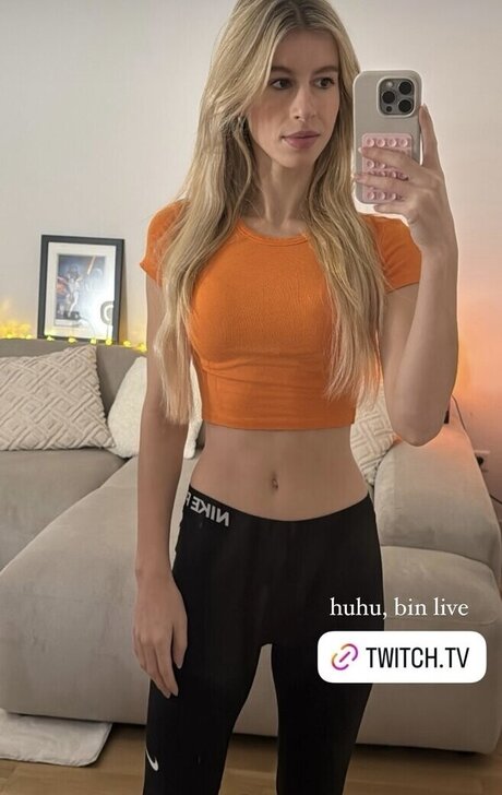 teen deepthroat onlyfans art naked picture