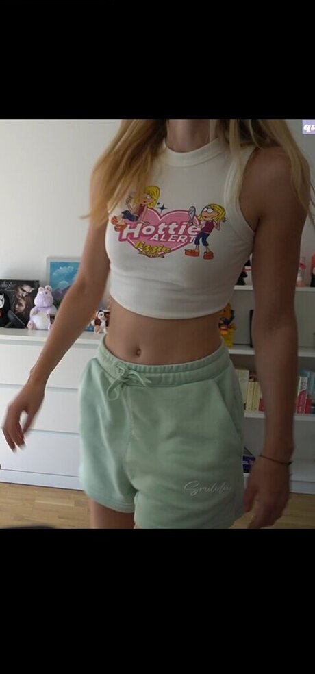 quitelola model naked img