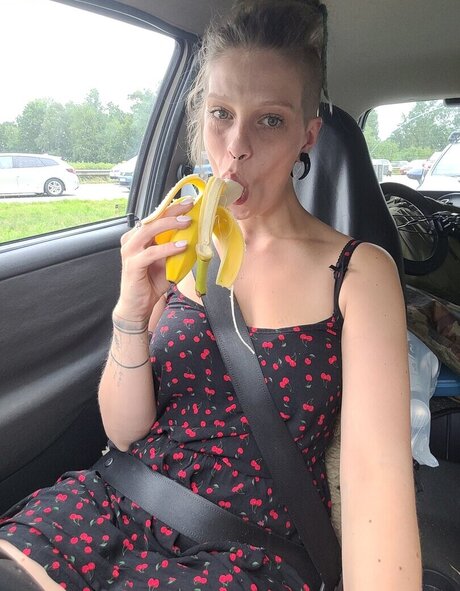 Mena Dreadfull star adult image