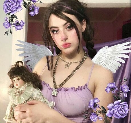 Sophie Meiers star erotic photos